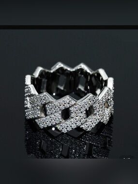 🩶Moissanite 12mm Iced Prong Cuban Link
Ring in S925 Silver/NIP🩶